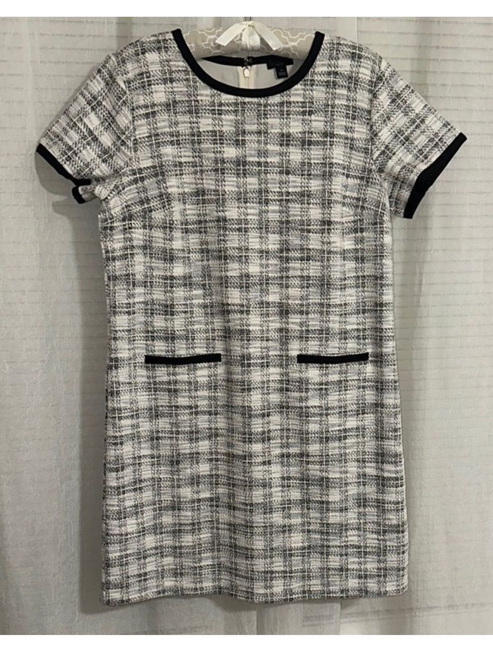 Ann Taylor 10 White Black Plaid Tweed Short Sleeve Back Zip Shift Mini Dress